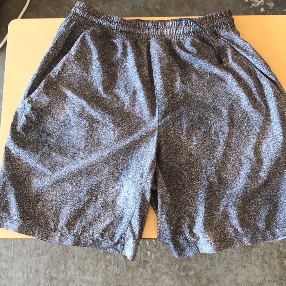 Men’s Lulu shorts